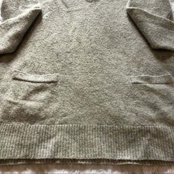 J Crew light heather gray v-neck tunic sweater, Med, wool alpaca blend - Picture 4 of 10